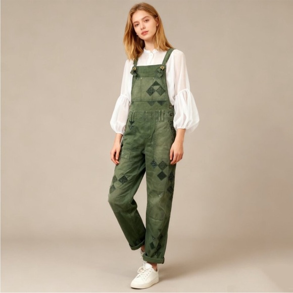 Anthropologie Pants - OPEN TO OFFERS Anthropologie Pilcro Green Patch Overalls Size 27